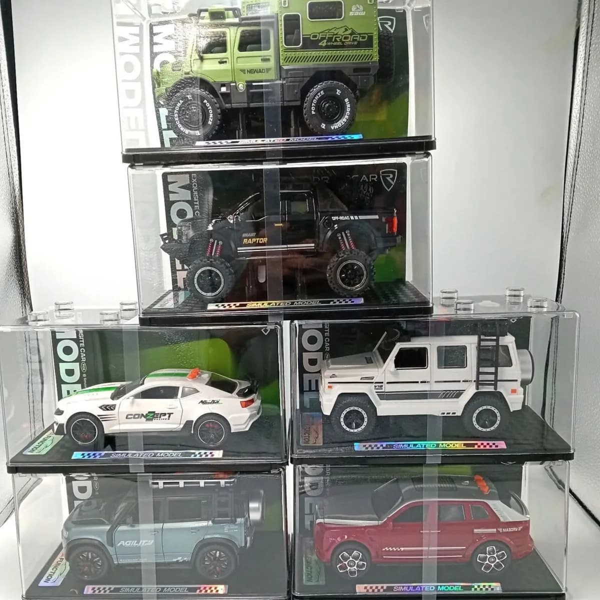 Zabawki Samochód Model Mix w Gablocie, 8 szt.