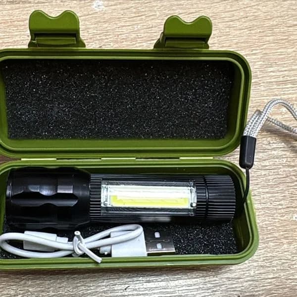 Latarka Zoom Ładuje USB