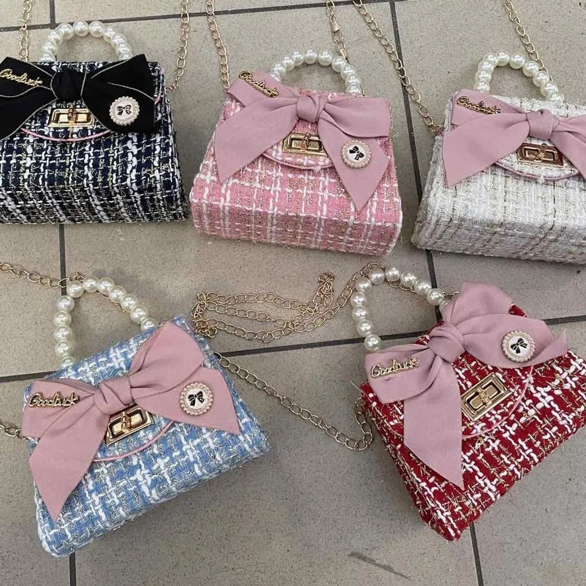 Torebka dla dzieci z perełkami i kokardą, 5 kolorów