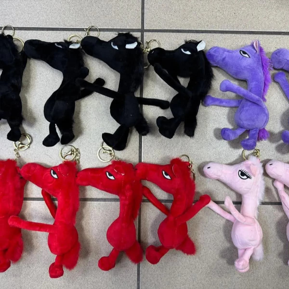 Brelok zabawka pluszowy koń 12 szt mix kolorów