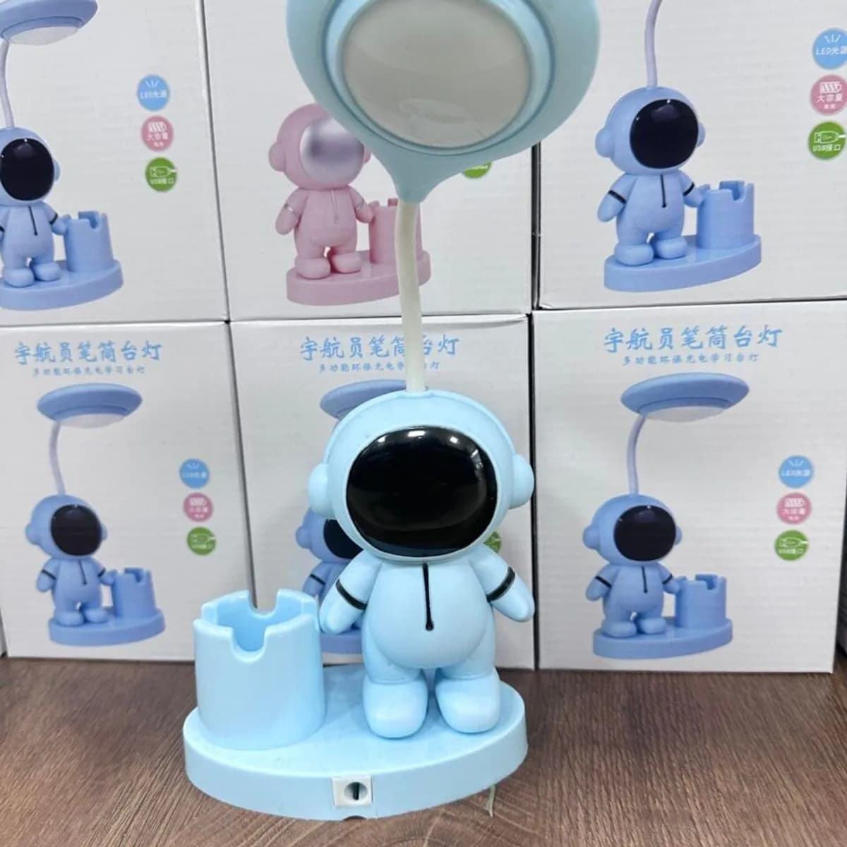 Lampka na noc LED Astronauta z przybornikiem, USB, 6 szt.