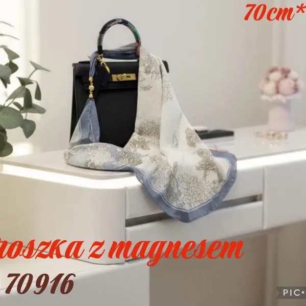 Chusta Damska 70cm x 70cm Gavroszka z magnezem