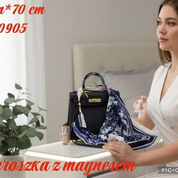 Chusta damska 70x70 cm / 78x90/95 cm granatowa