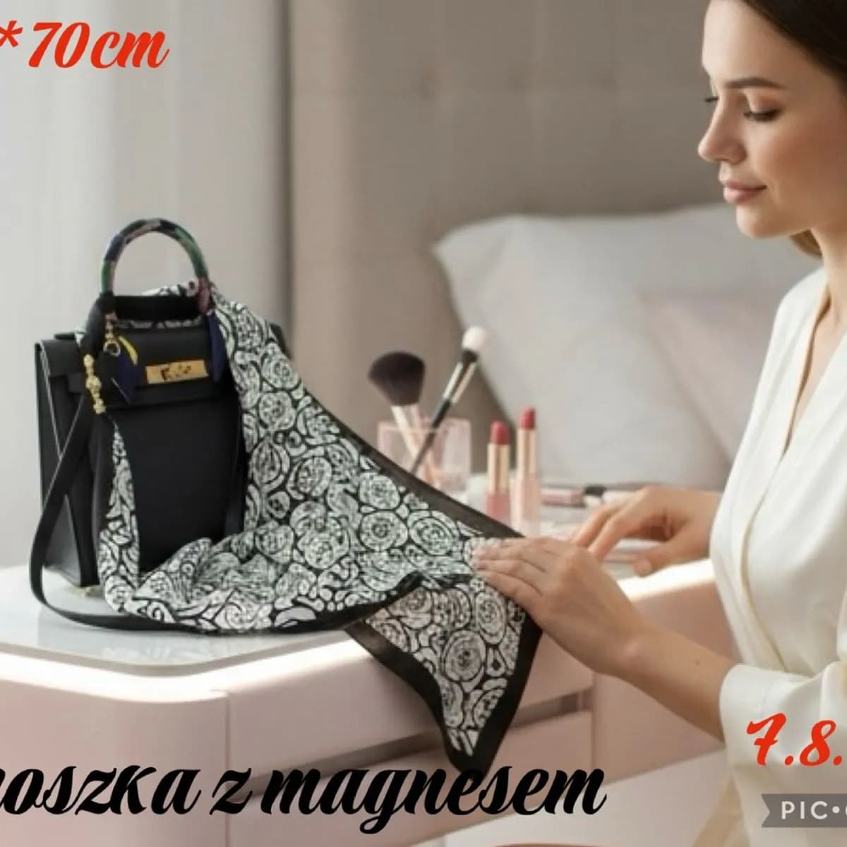 Chusta Damska Kwiatowa 70cm x 70cm