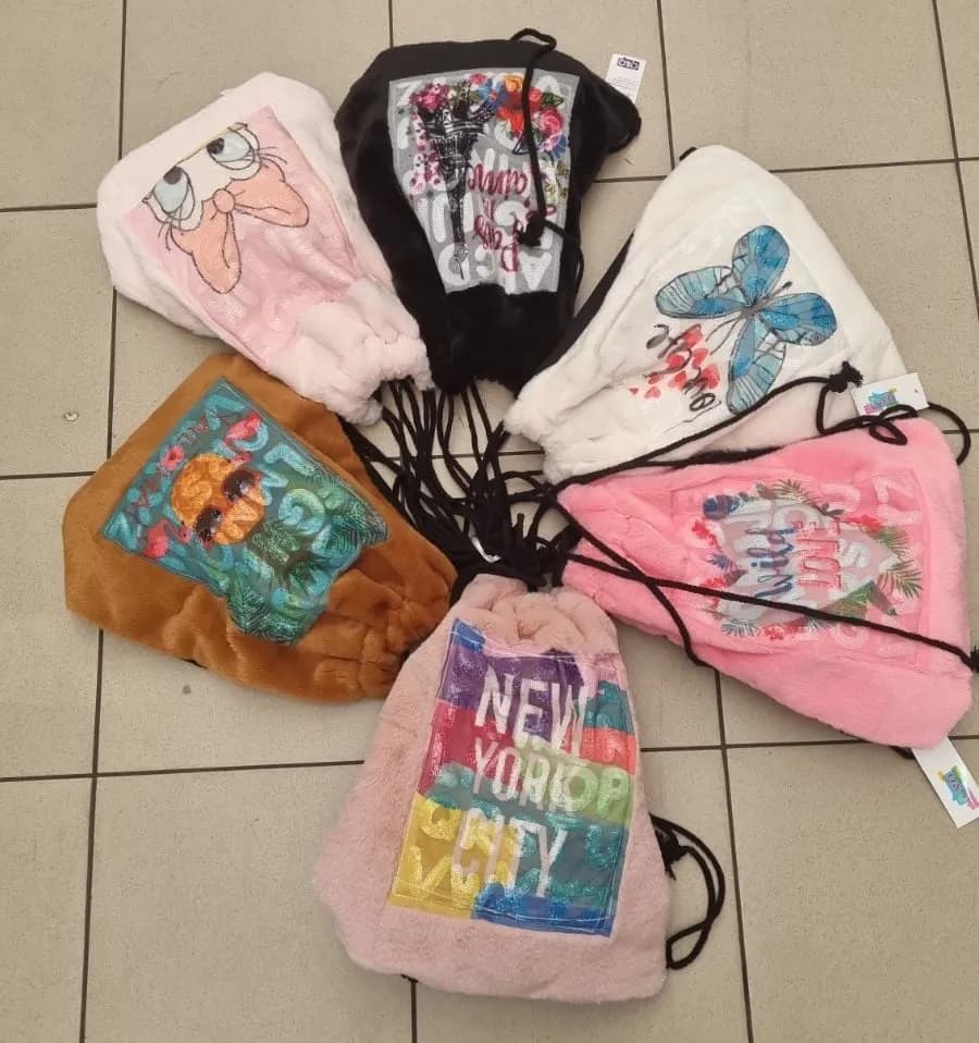 Zestaw 6 torebek-drawstring dla dzieci plush