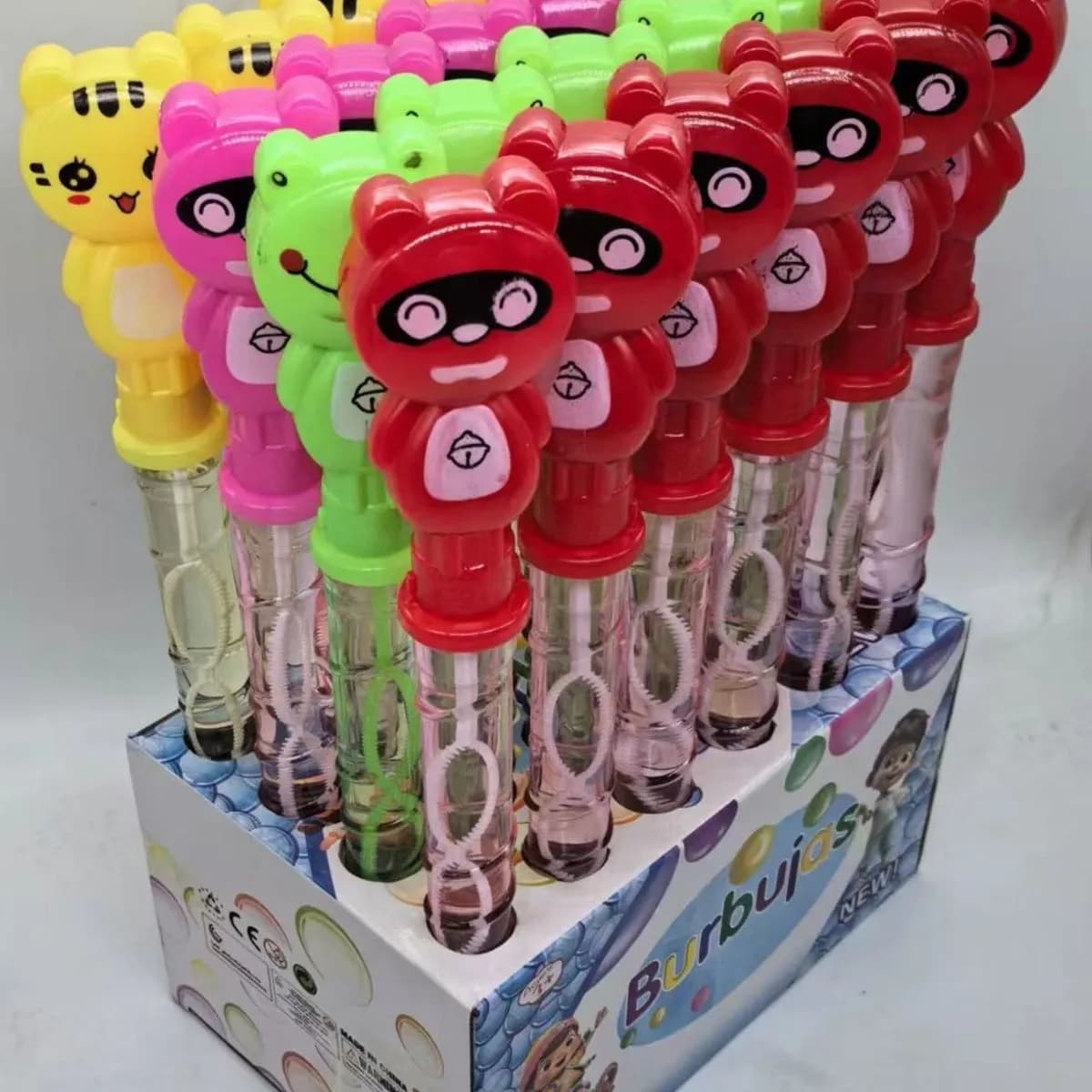 Zestaw dmuchawców do baniek z motywem zwierząt 24 szt