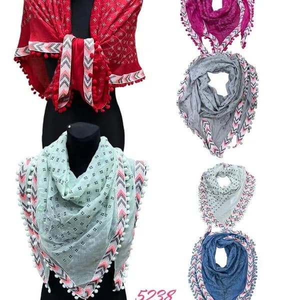 SZALIK DAMSKI z pomponami i wzorem geometrycznym, bawełna-wiskoza