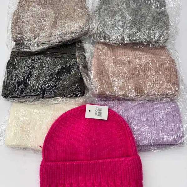 Czapka damska zimowa dzianinowa prążkowana mix kolorów 12 szt