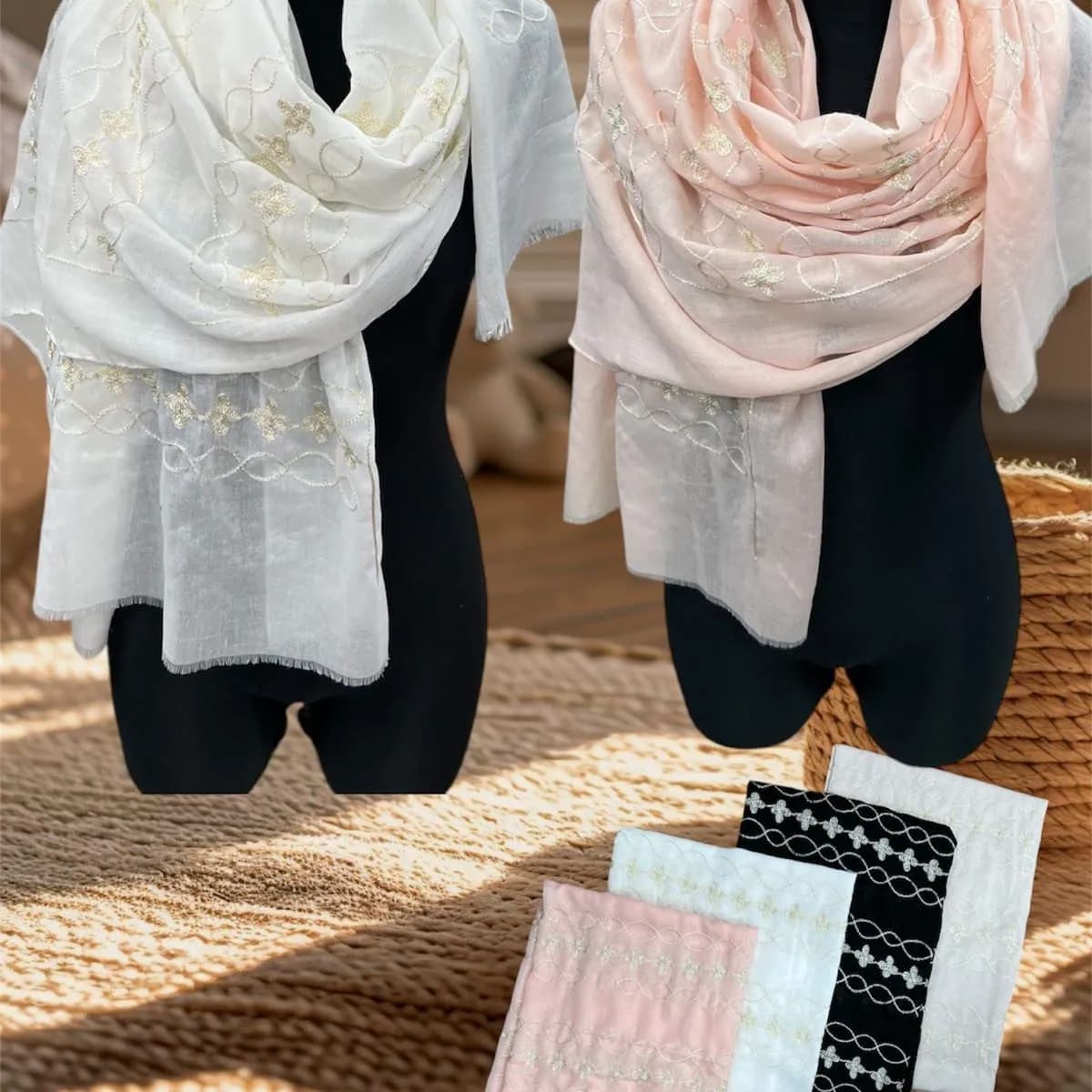 SZALIK DAMSKI haftowany wiskoza bawełna mix kolorów 12 szt.