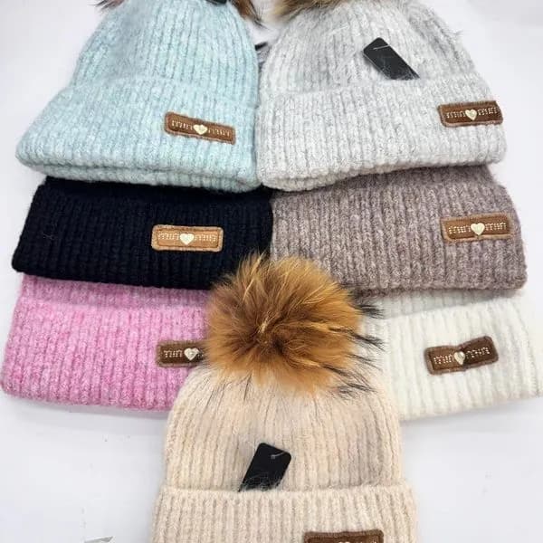 Czapka Damska Dziecięca z Pomponem i Naszywką Serce - Mix Kolorów