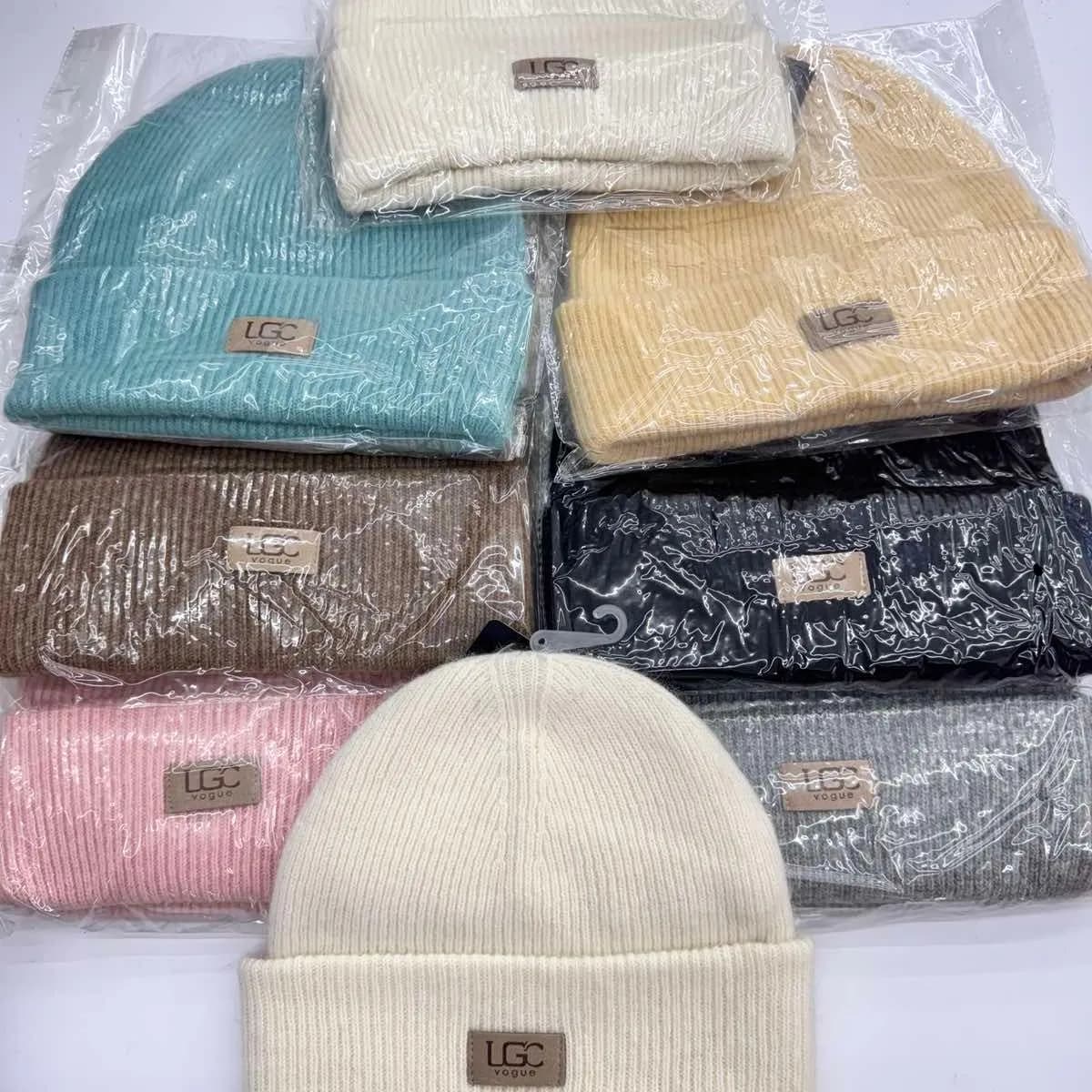 Czapka damska prążkowana LGC Vogue - mix kolorów