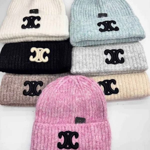 Czapka Damska Prążkowana z Logo - Mix Kolorów, 12 szt.