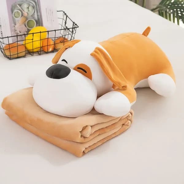 Maskotka pies z kocykiem beżowo-biały