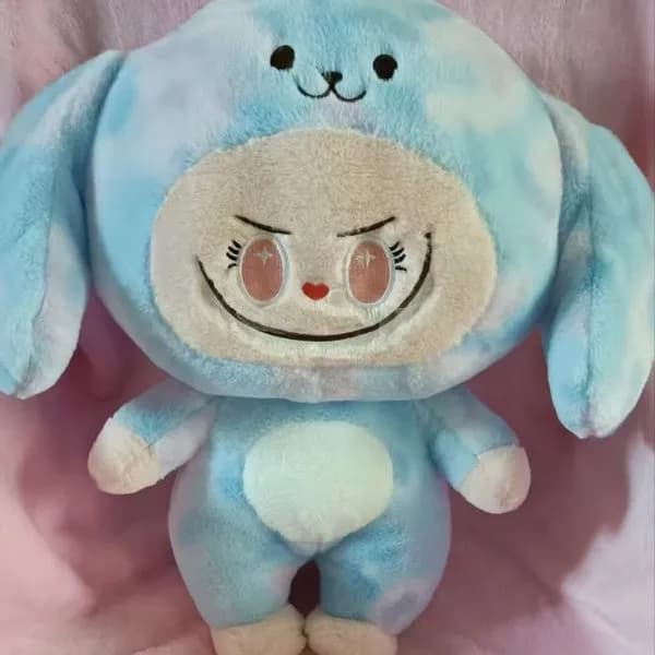 Maskotka królik z kocykiem niebieski