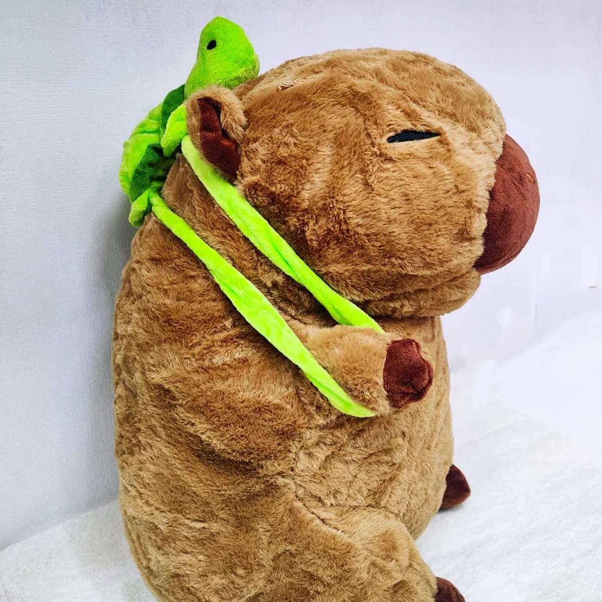 Maskotka wombat z kocykiem i żółwikiem 30 cm
