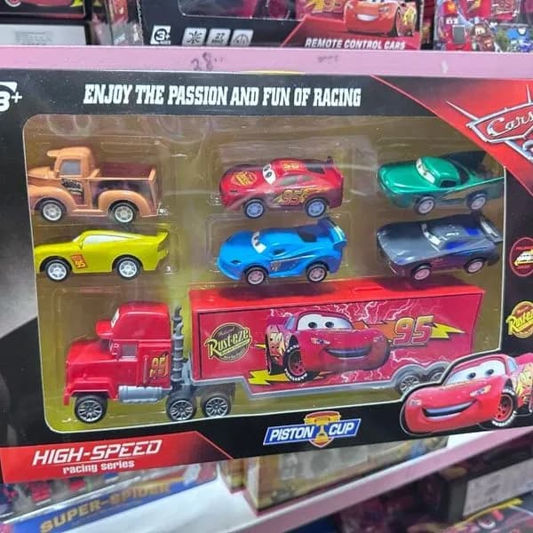 Zestaw Samochod Avengers Cars 3 - Laweta + 6 Autek Wyścigowych