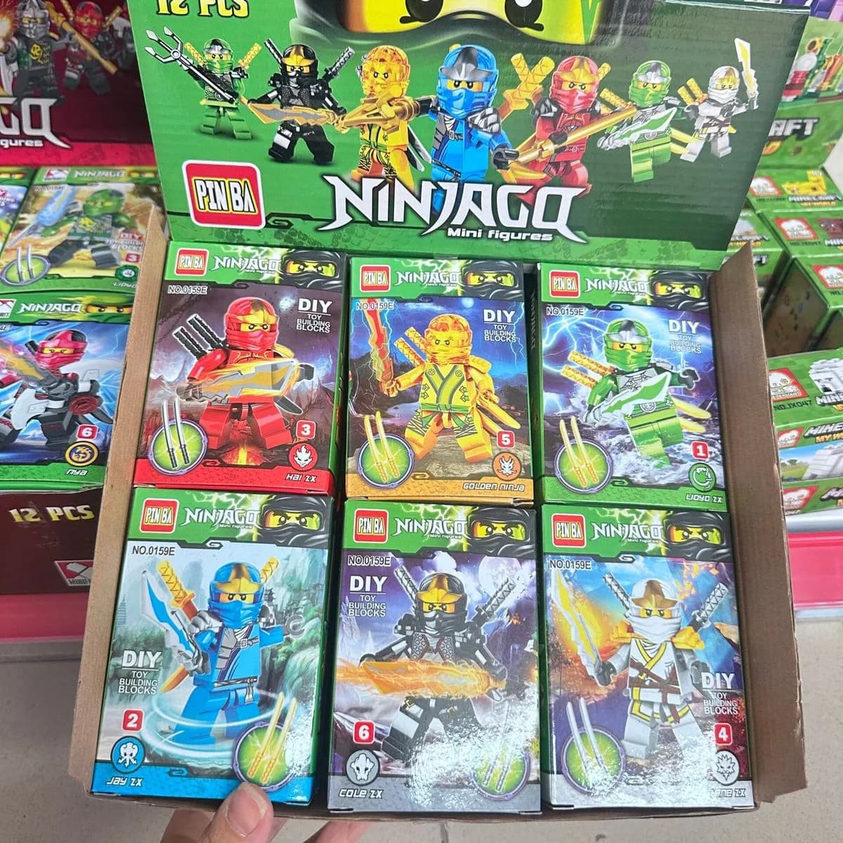 Klocki Ninjago Figurki PINBA DIY 12 szt. Mix Wzorów