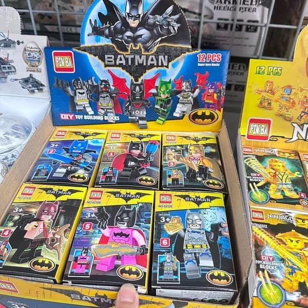 Klocki Batman PIN BA Figurki Kolekcjonerskie DIY 12 szt.