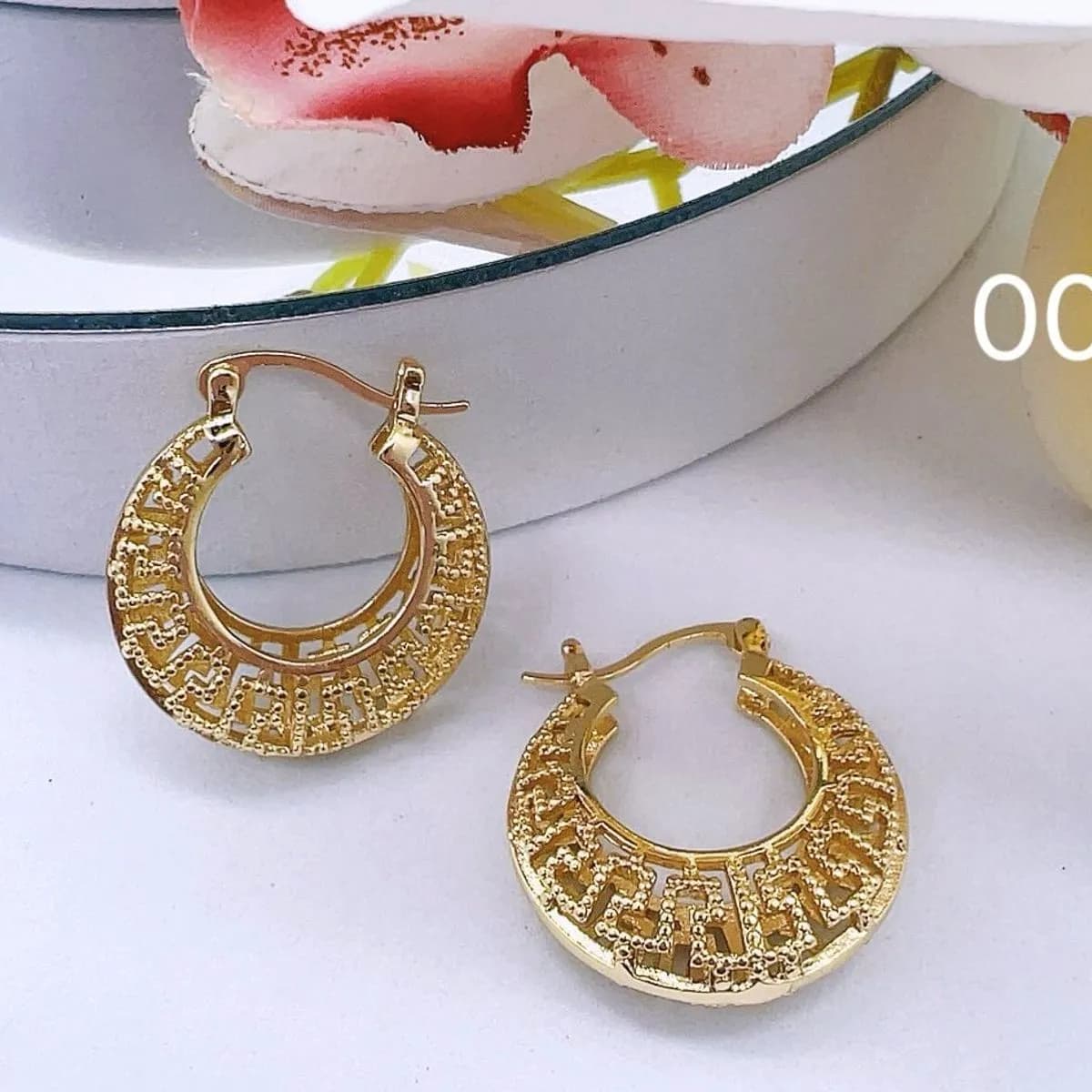 Kolczyki damskie złote koła ażurowe wzór grecki - 12 szt.