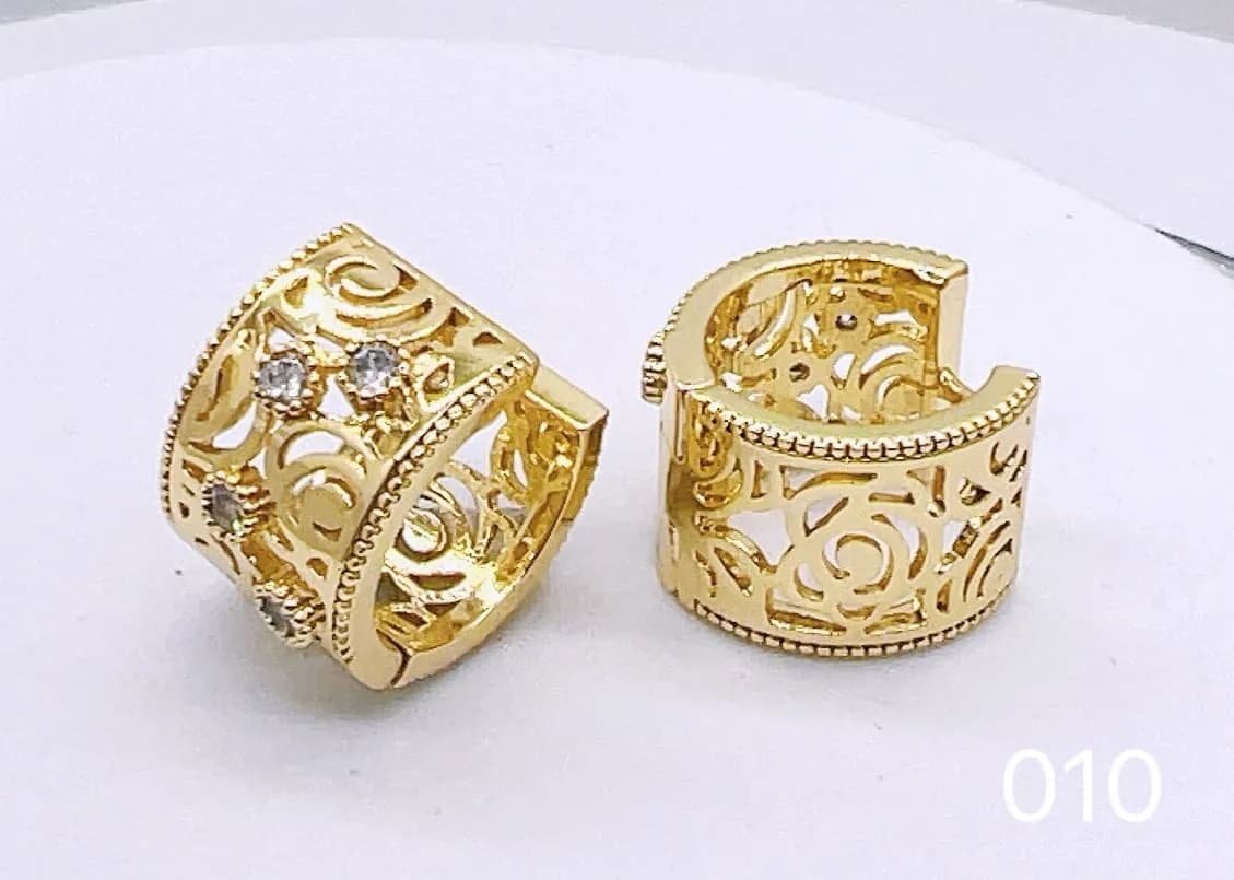 KOLCZYKI DAMSKIE złote ażurowe z cyrkoniami - 12 szt.