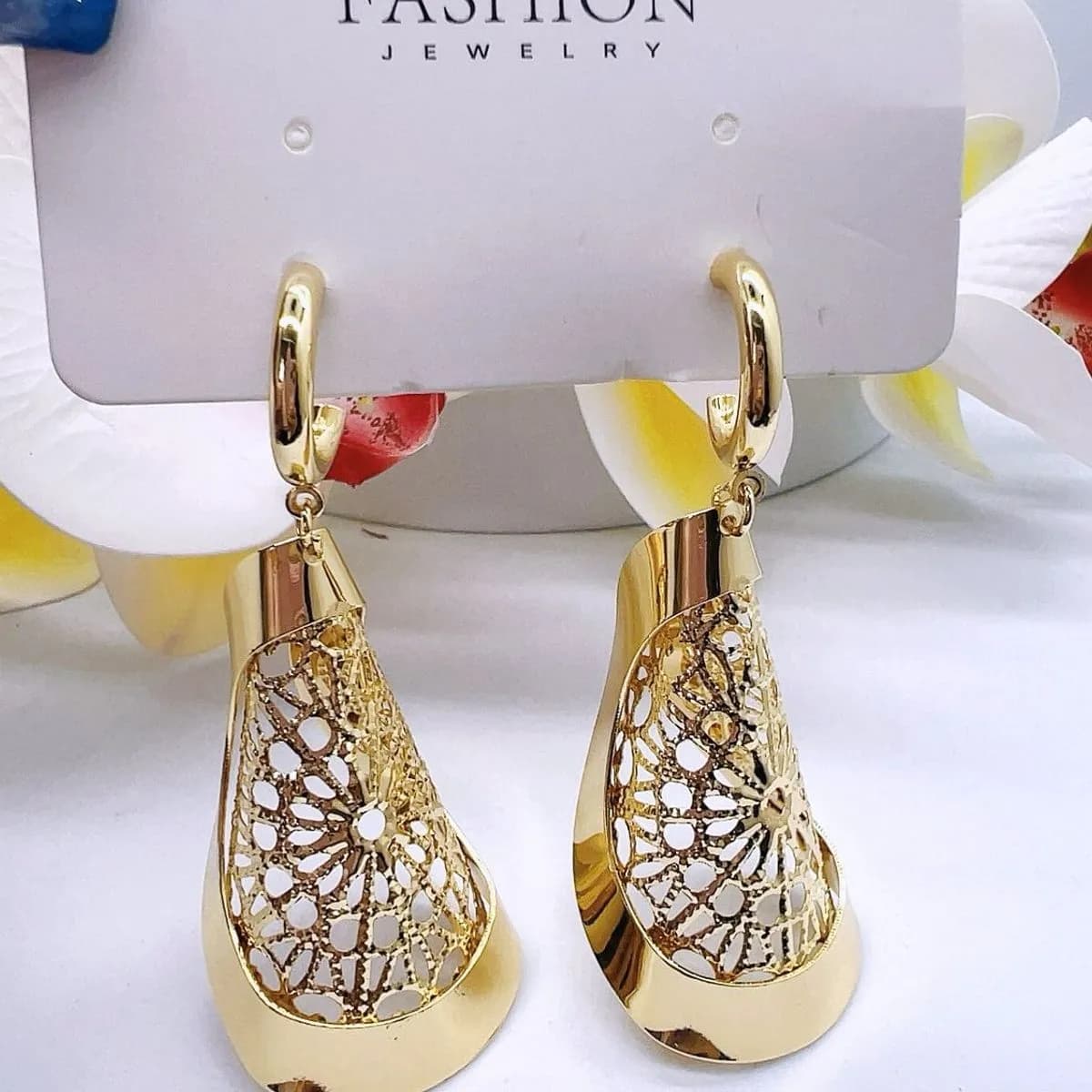 Kolczyki damskie złote mosiądz ażurowe wiszące 12 szt.