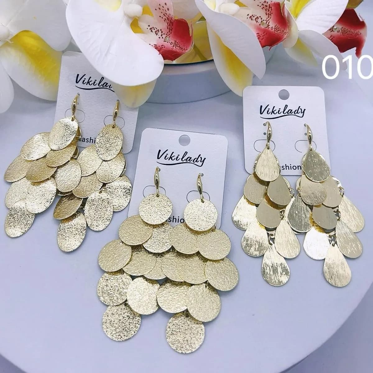 Kolczyki damskie wiszące złote blaszki Vikilady 12 szt.