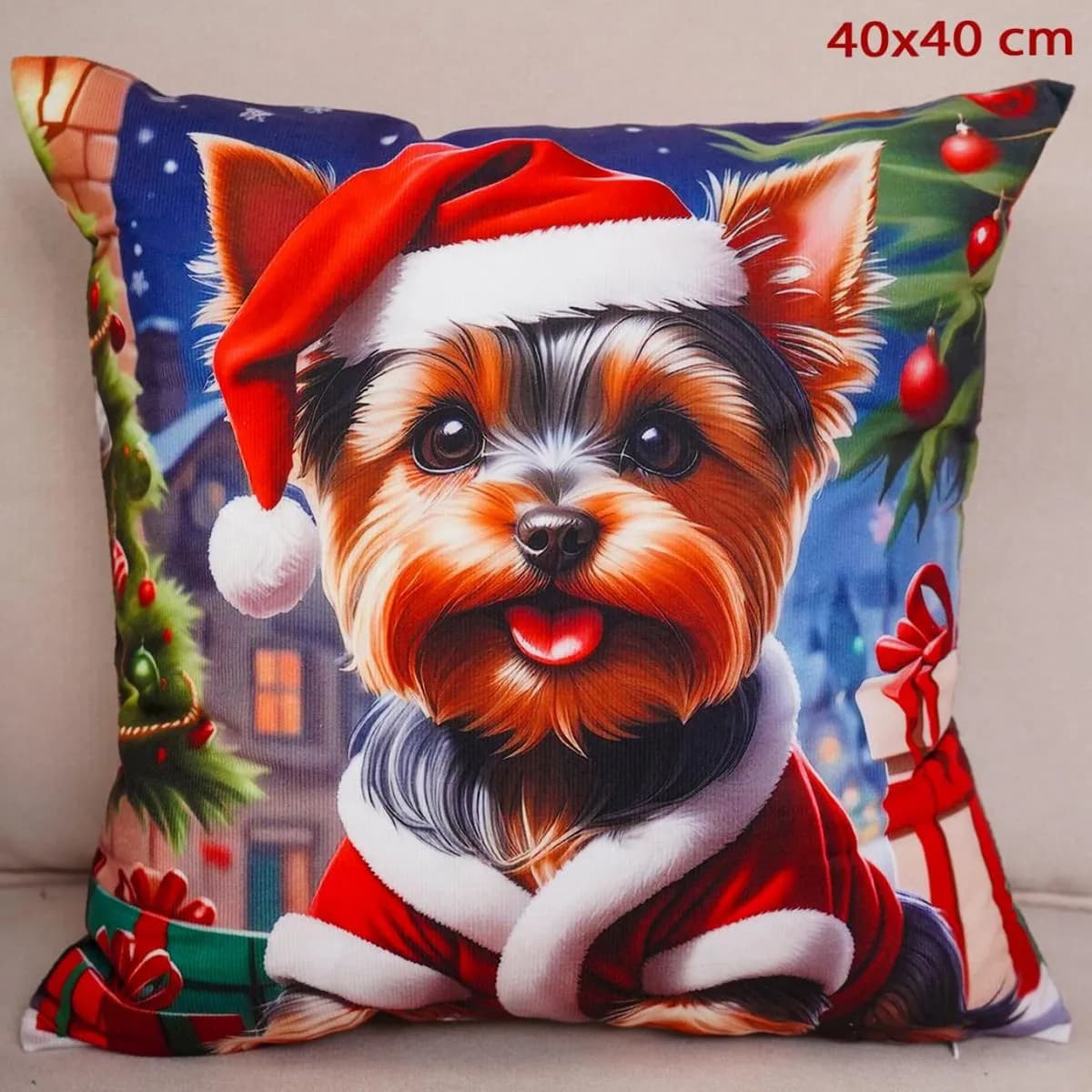 Poszewka świąteczna 40x40cm york w czapce i stroju Mikołaja