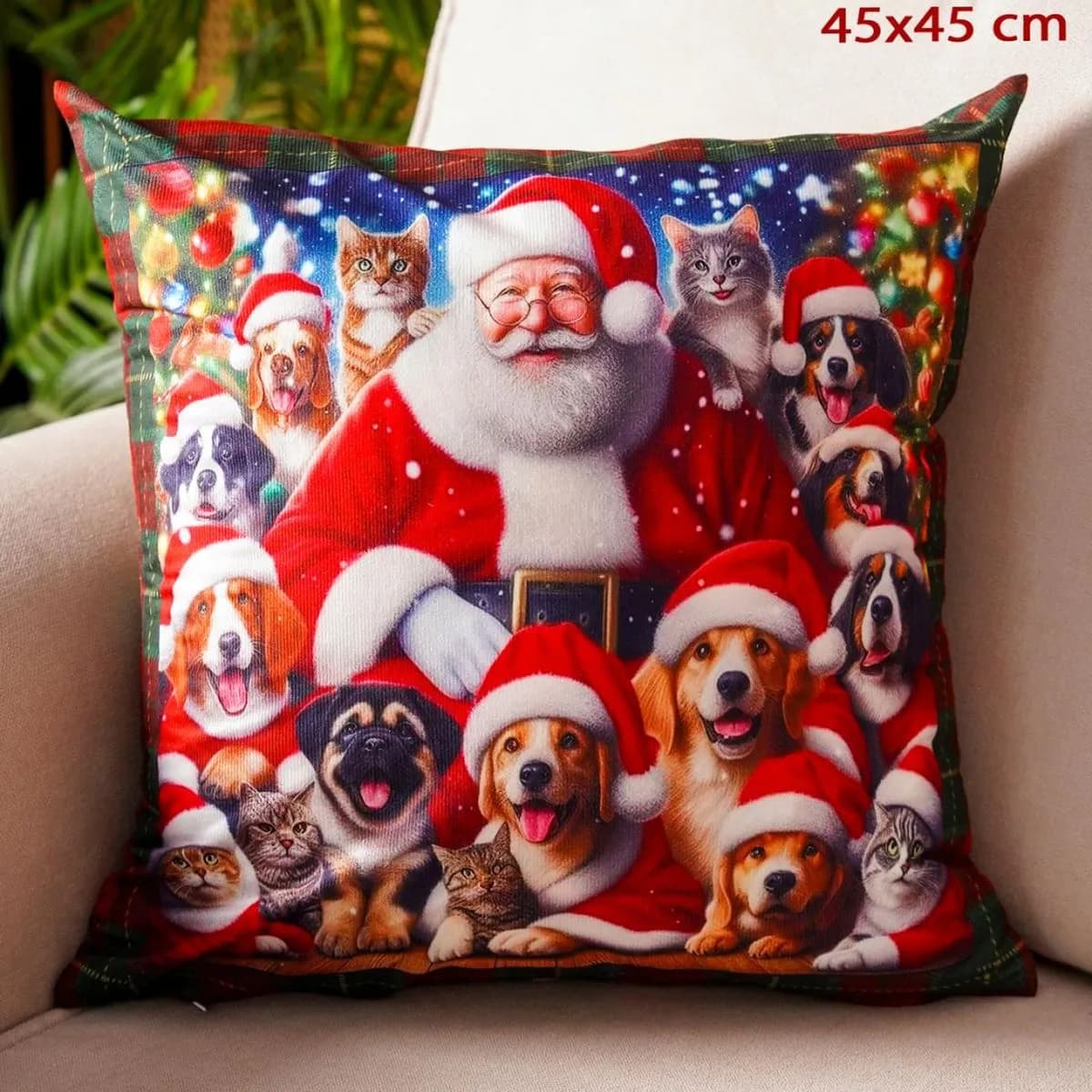 Poszewka świąteczna 45x45cm Mikołaj z psami i kotami