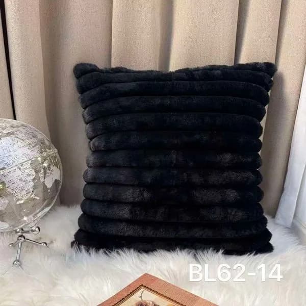 Poszewka dekoracyjna 40x40cm czarna pluszowa w paski BL62-14