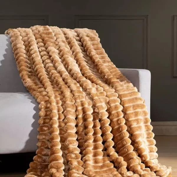 Koc pluszowy tłoczony 160x200cm camel beżowy