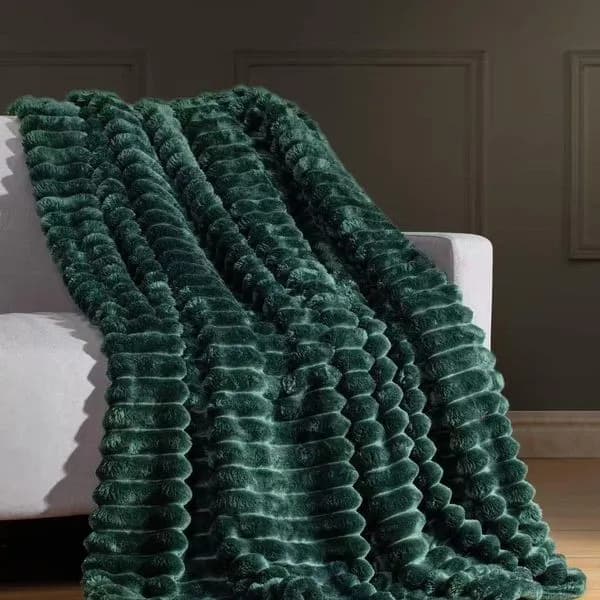 Koc pluszowy 160x200cm butelkowa zieleń prążkowany miękki