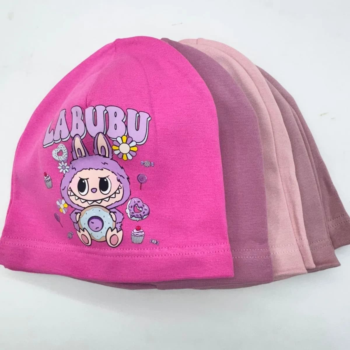Czapki dziecięce bawełniane Labubu, mix kolorów różowych (10 szt.)