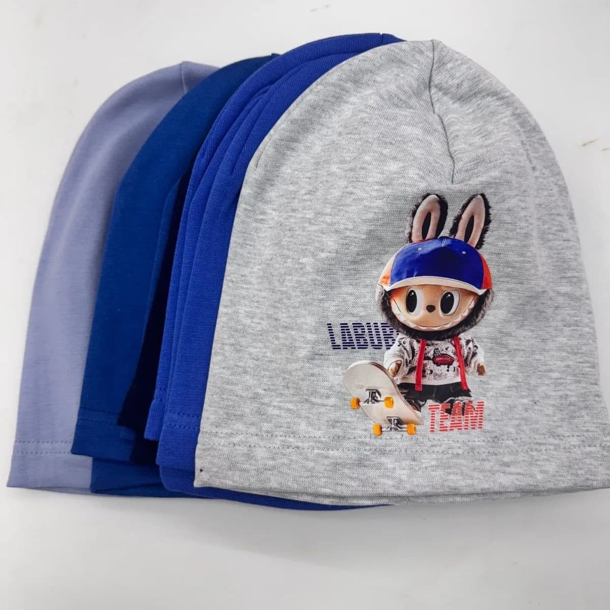 CZAPKI DZIECIĘCE beanie z nadrukiem Labubu Team, mix kolorów
