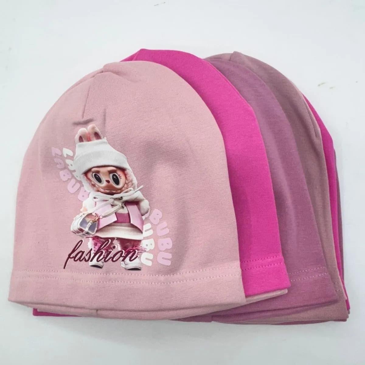 CZAPKI DZIECIĘCE bawełniane z nadrukiem Fashion, mix kolorów