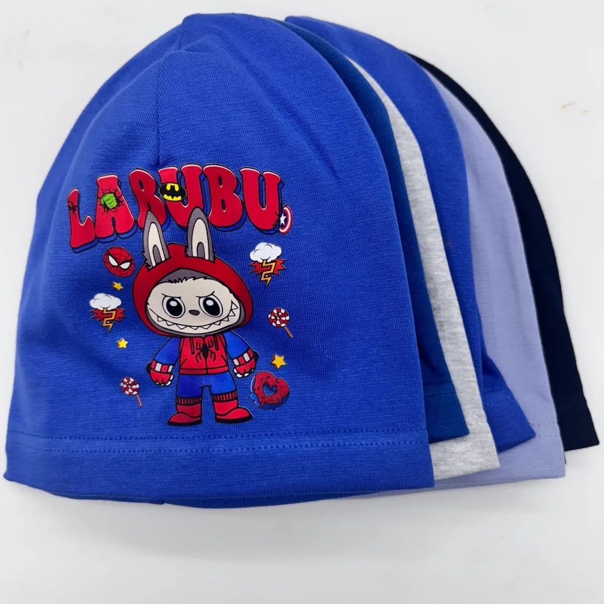 CZAPKI DZIECIĘCE z nadrukiem Labubu, mix kolorów (10 szt.)