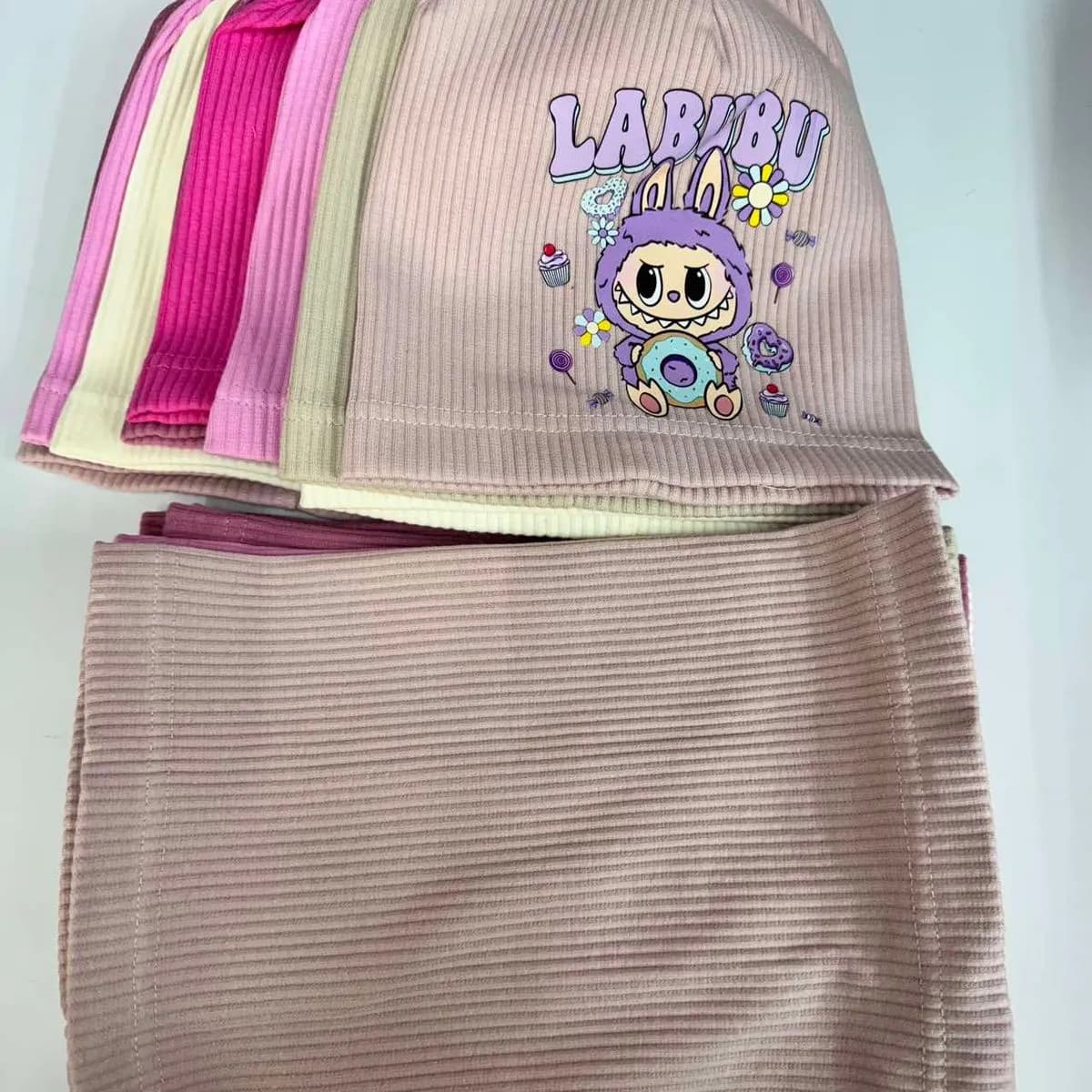 KOMPLET CZAPKI+SZALIKI DZIECIĘCE prążkowane Labubu 10 szt.