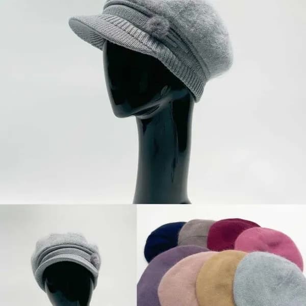 Czapki zimowe damskie z daszkiem i pomponem, puszysta dzianina