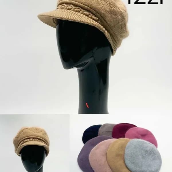 Czapki zimowe damskie z daszkiem, ozdobny splot, mix kolorów