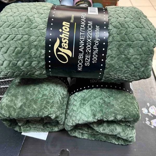 Koc Fashion Home 200x220cm zielony tłoczony 100% poliester