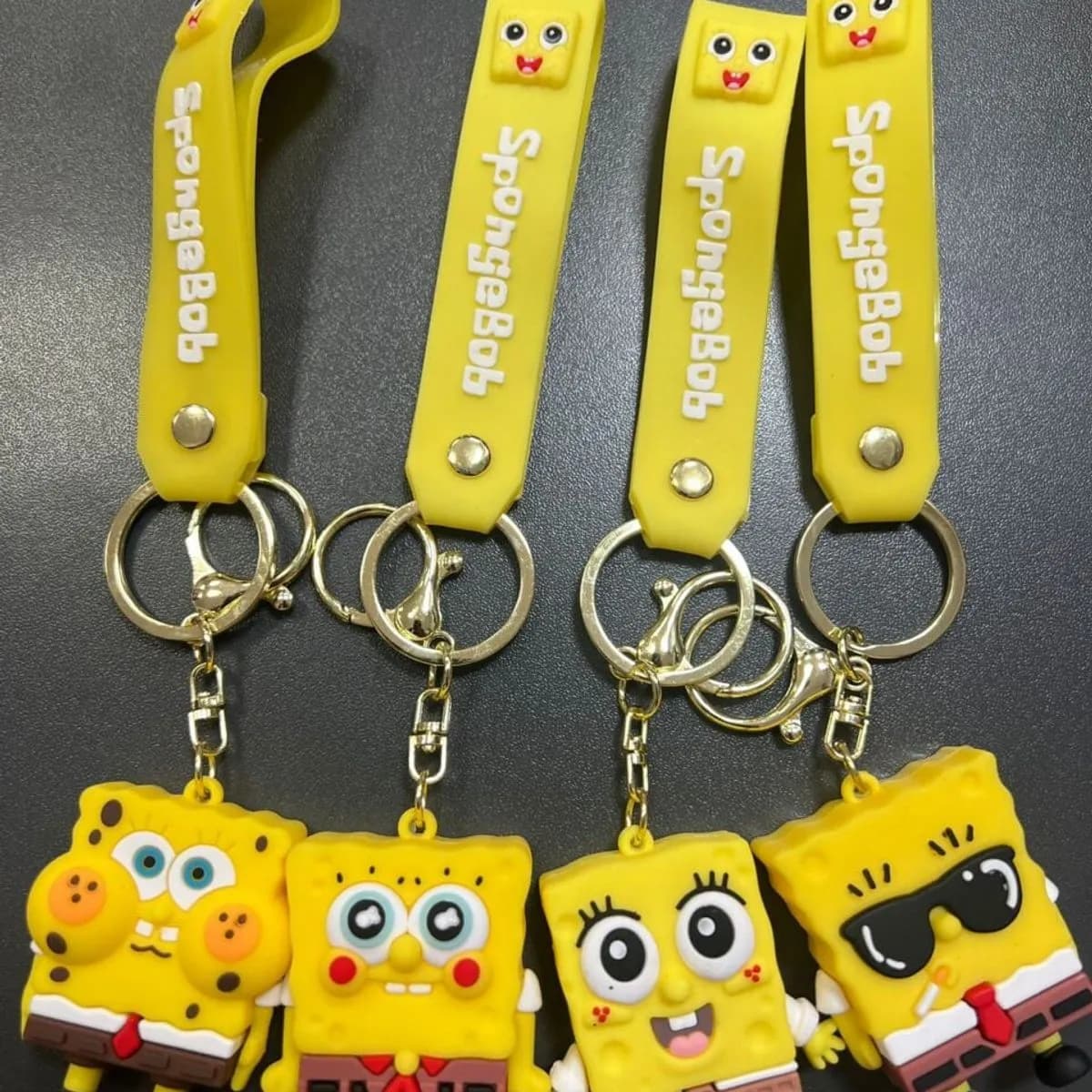 Brelok do Kluczy SpongeBob Silikonowy z Paskiem 12 szt.