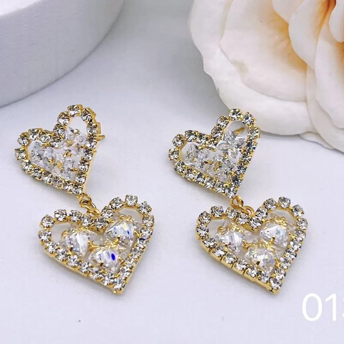Kolczyki wiszące serca złote z cyrkoniami