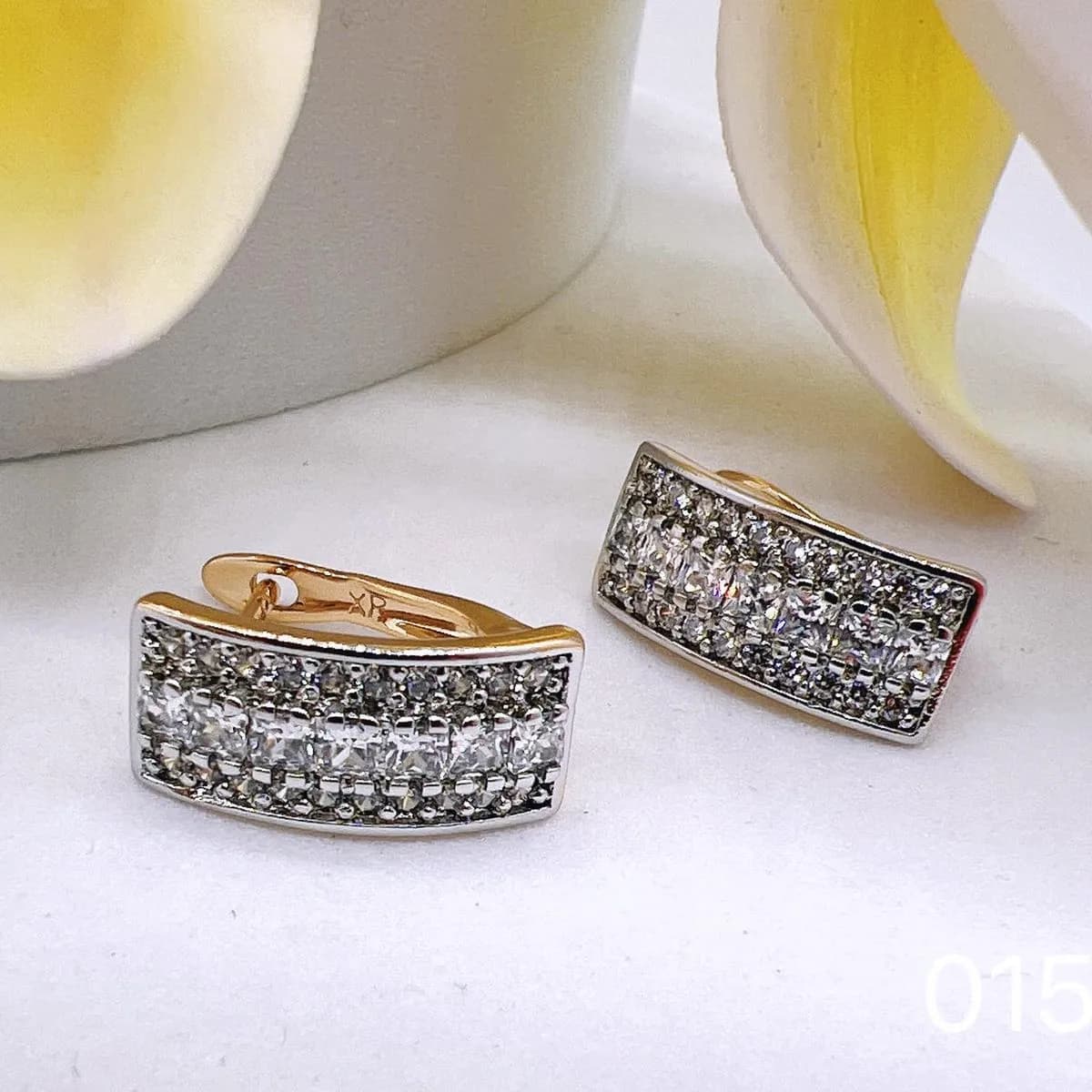 Kolczyki Damskie Złote Prostokątne z Cyrkoniami Zapięcie Angielskie