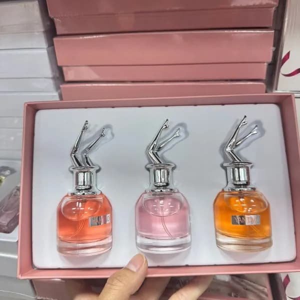 Zestaw 3 Perfum w pudełku prezentowym 291025-143