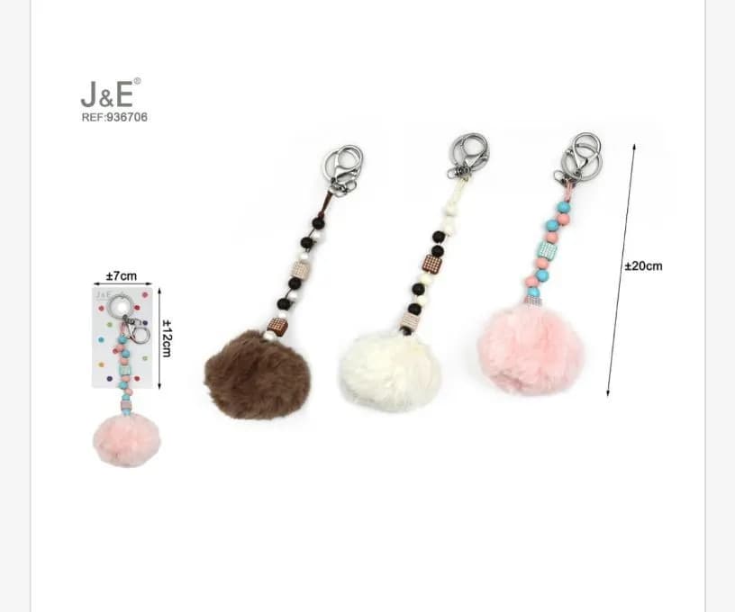 Brelok do kluczy z pomponem i koralikami J&E REF:JE906