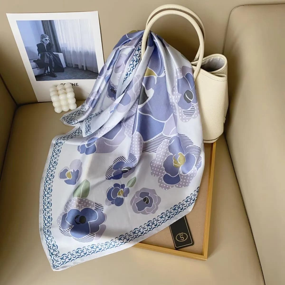 Chusta damska jedwabna fioletowo-biała kwiatowa 30326-102