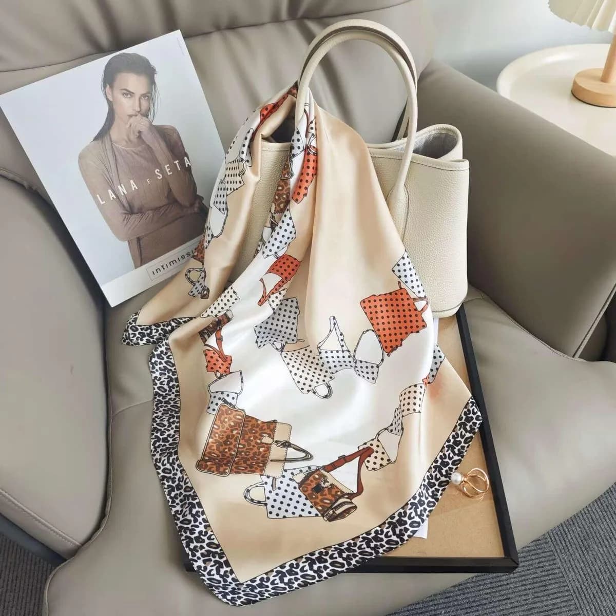 Chusta Damska Kwiatowa z Torby i Lampart SKU 30326-99