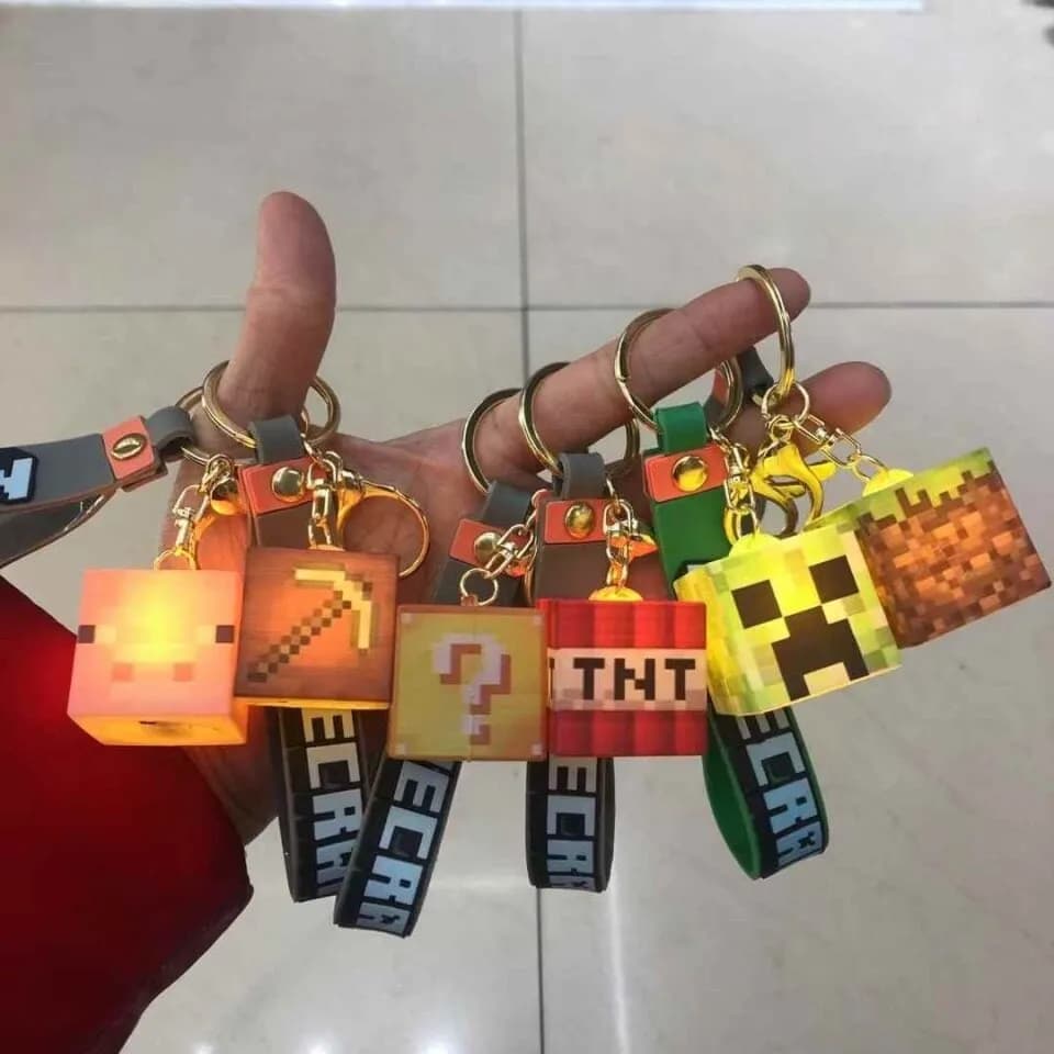 Brelok Minecraft Świecący Kostka z Paskiem 24szt