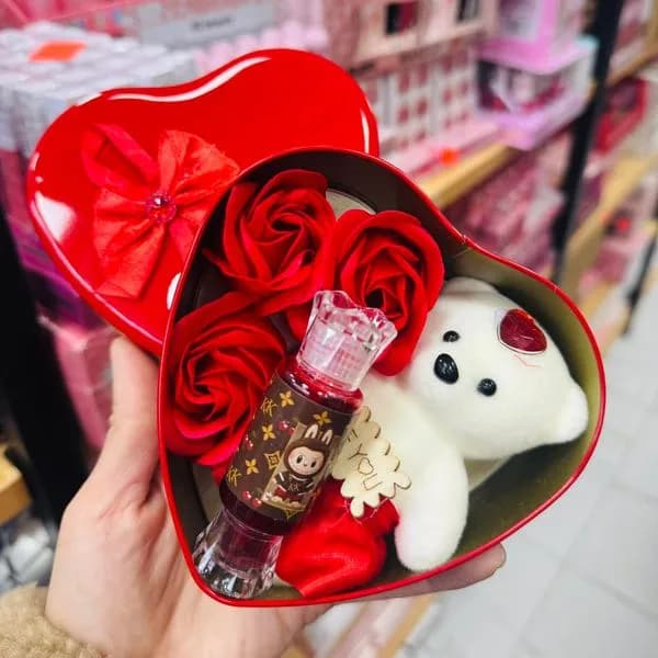 Pudełko Prezent Kwiaty&amp; Szminka