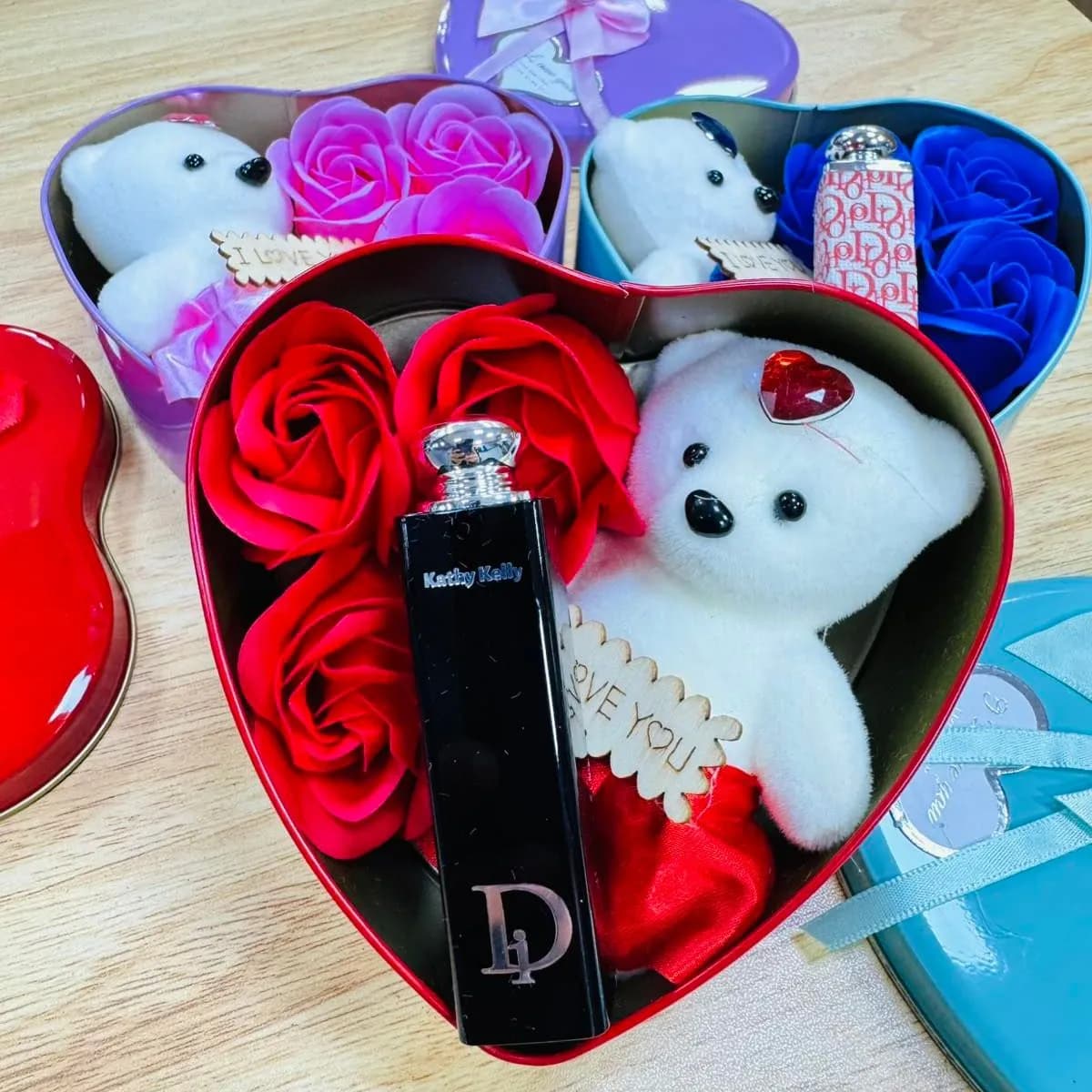 Pudełko Prezent Kwiaty&amp; Szminka