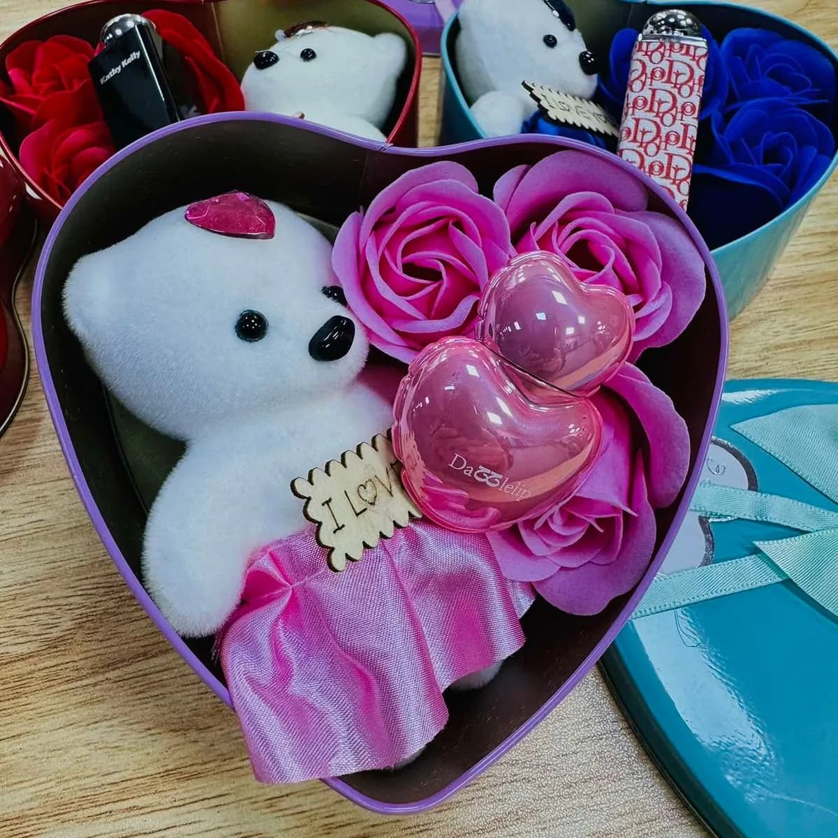 Pudełko Prezent Kwiaty&amp; Szminka